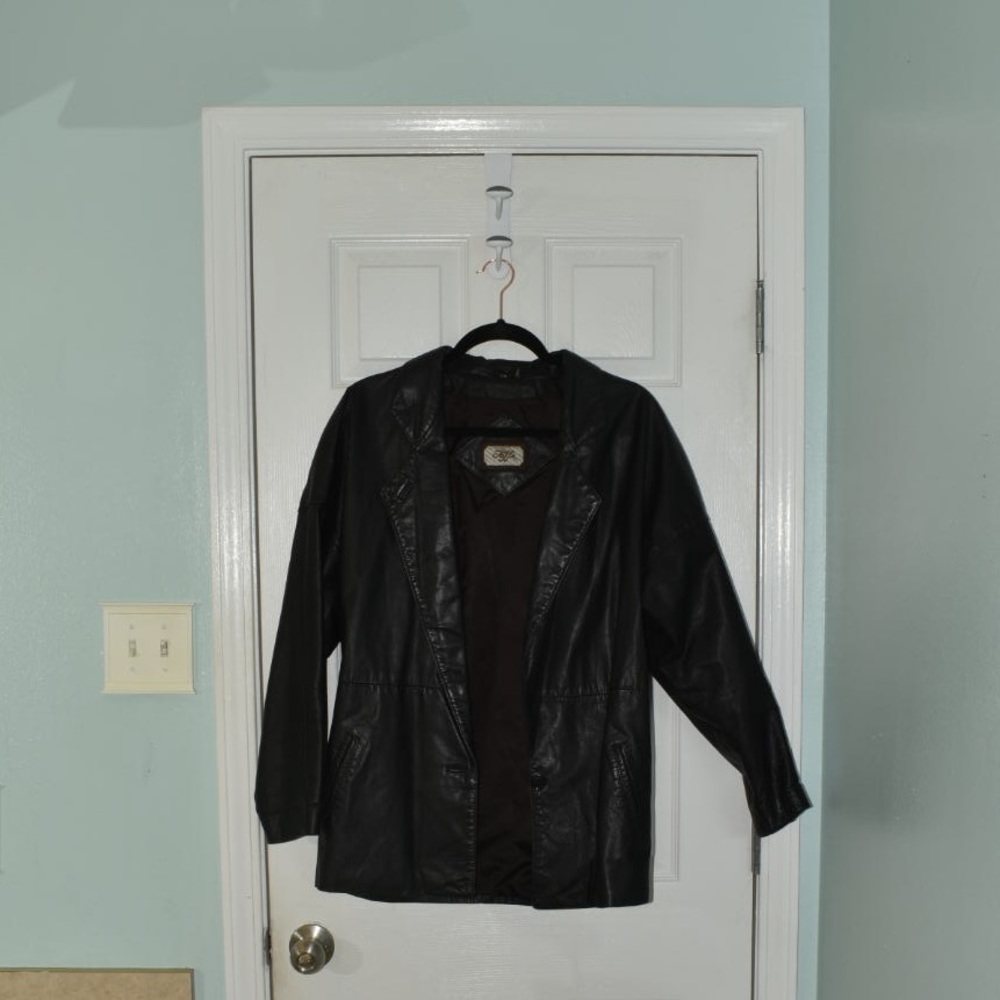 Women’s Toffs Vintage black leather coat